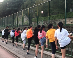 跳绳培训热身现场